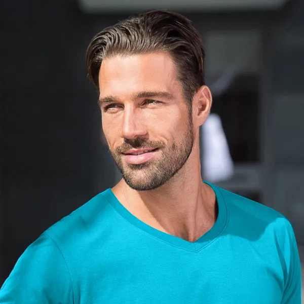 Vyriški aptempti marškinėliai - V formos iškirptė