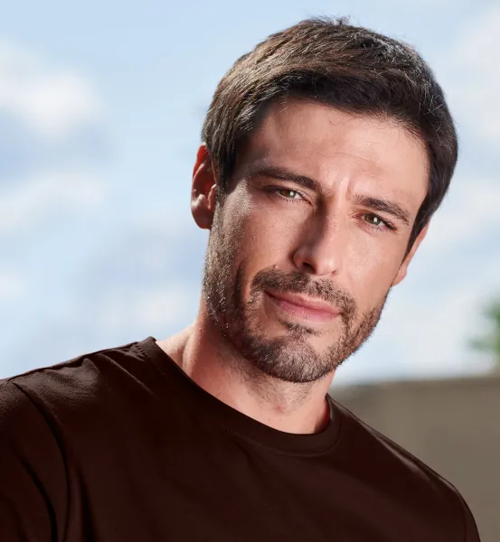 Paprasti vyriški marškinėliai - Klasikinė apvali iškirptė