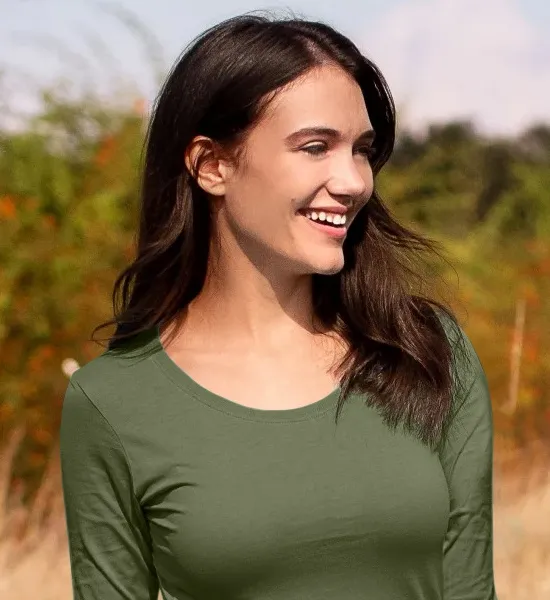 Moteriški marškinėliai ilgomis rankovėmis - Gilesnė apvali iškirptė