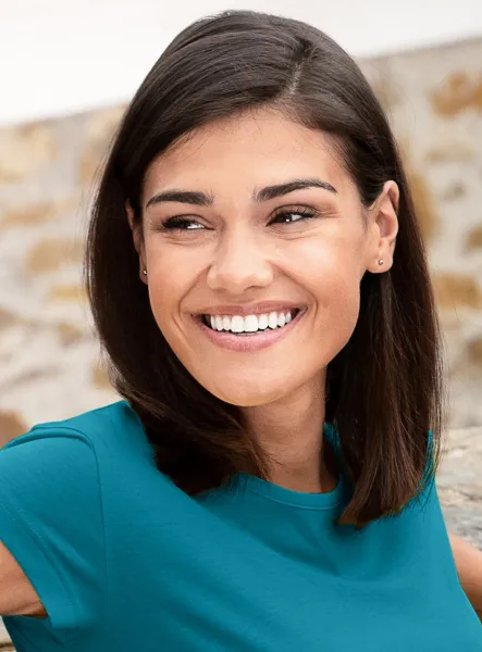 Moteriški madingi marškinėliai - Klasikinė apvali iškirptė